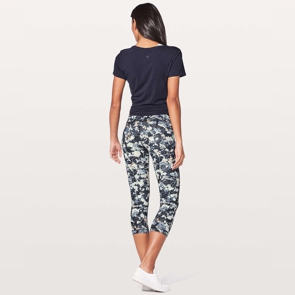 Lululemon Wunder Under Crop (Hi-Rise) 21" - Picture 2 of 10